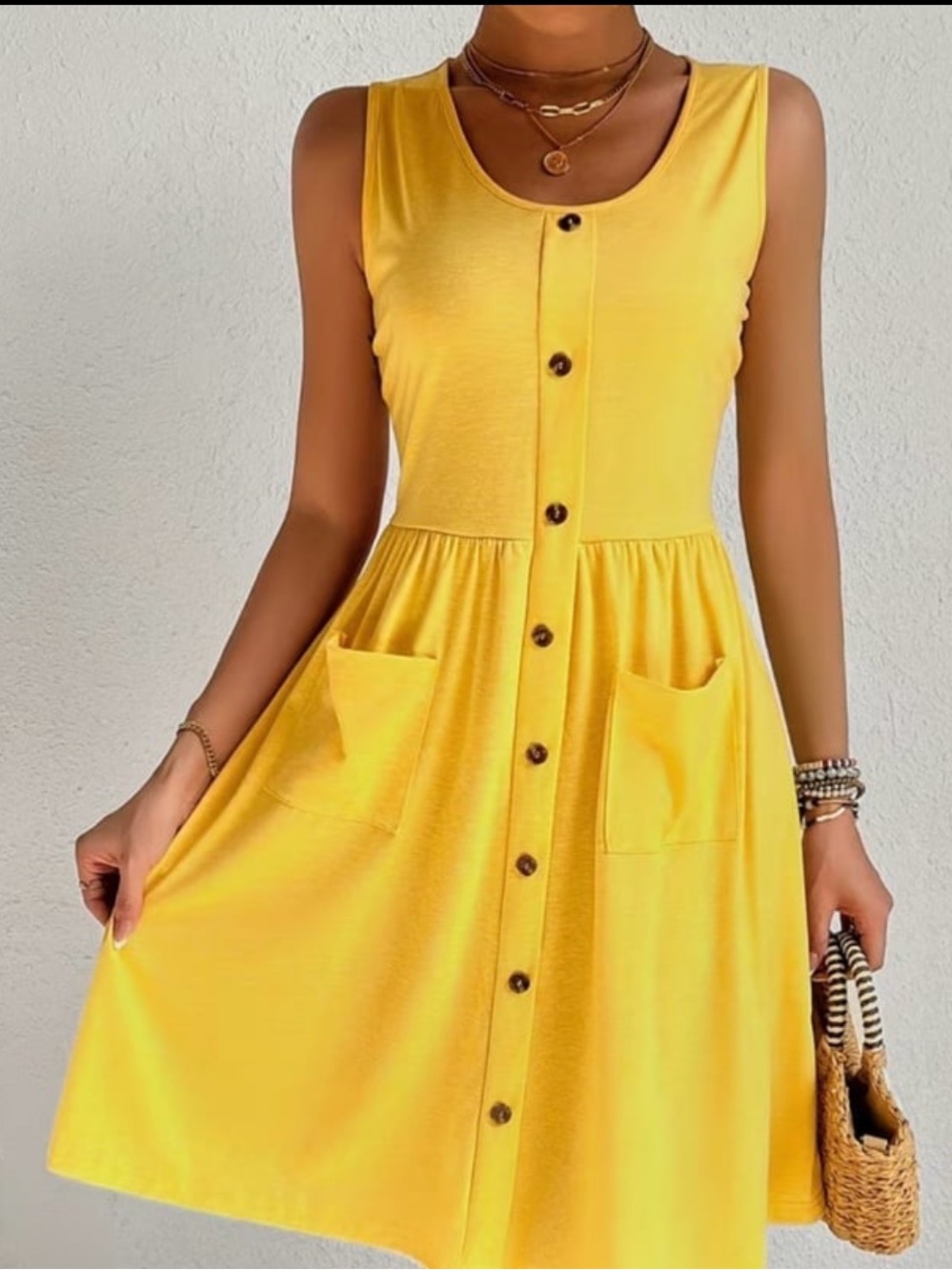 New! Women’s Yellow Solid Color Buttoned Sleeveless Dress. Size: Large.